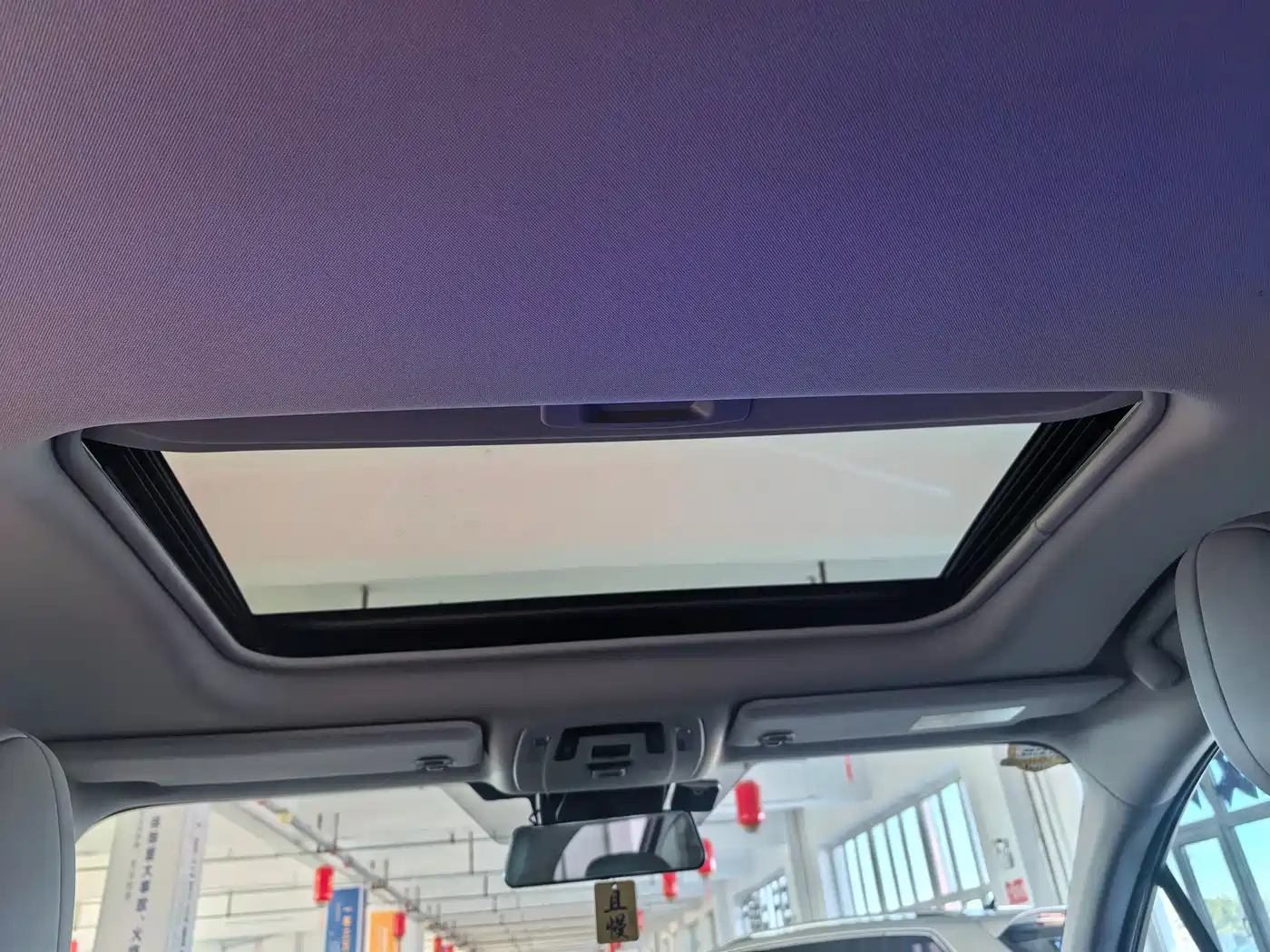 Toyota Granvia 2024 2.5L Hybrid Comfort фото 10