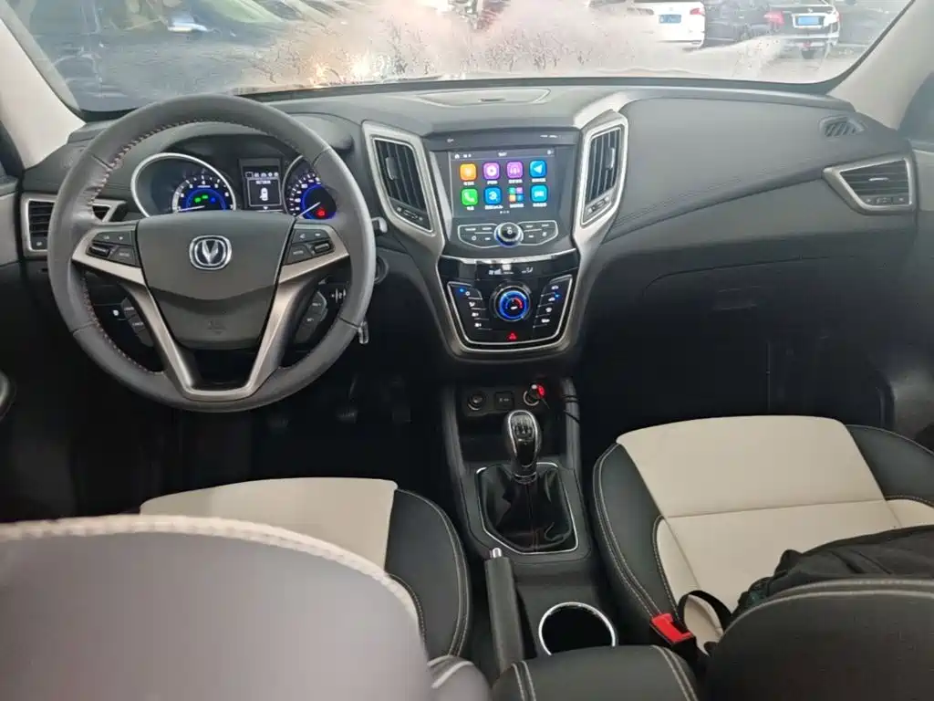 Фото 6 - Changan CS35