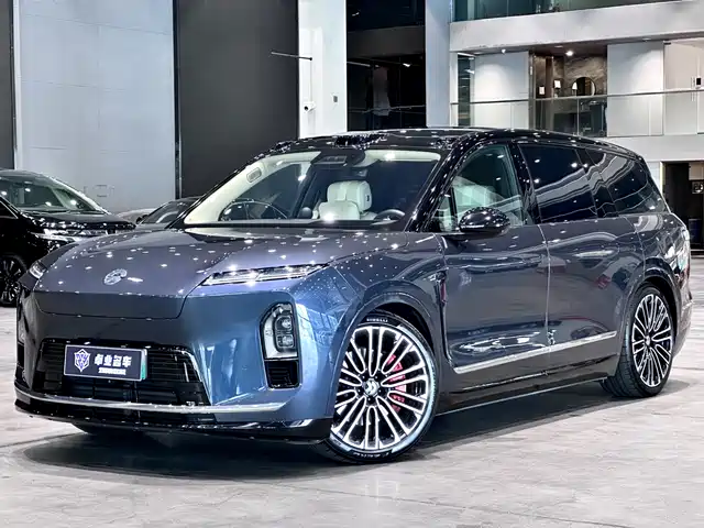 NIO ES8, 2025