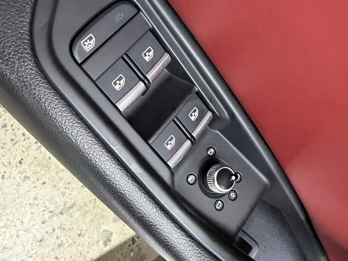 Фото 19 - Audi A4L