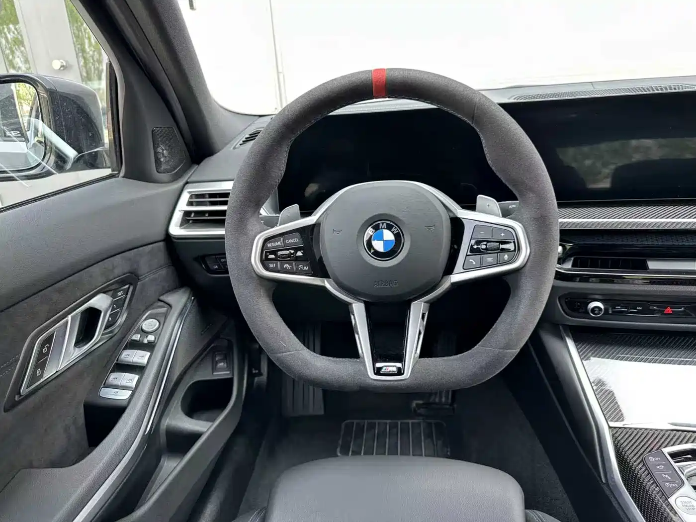 BMW 3 Series 2025 330Li 50th Anniversary Limited Edition фото 8