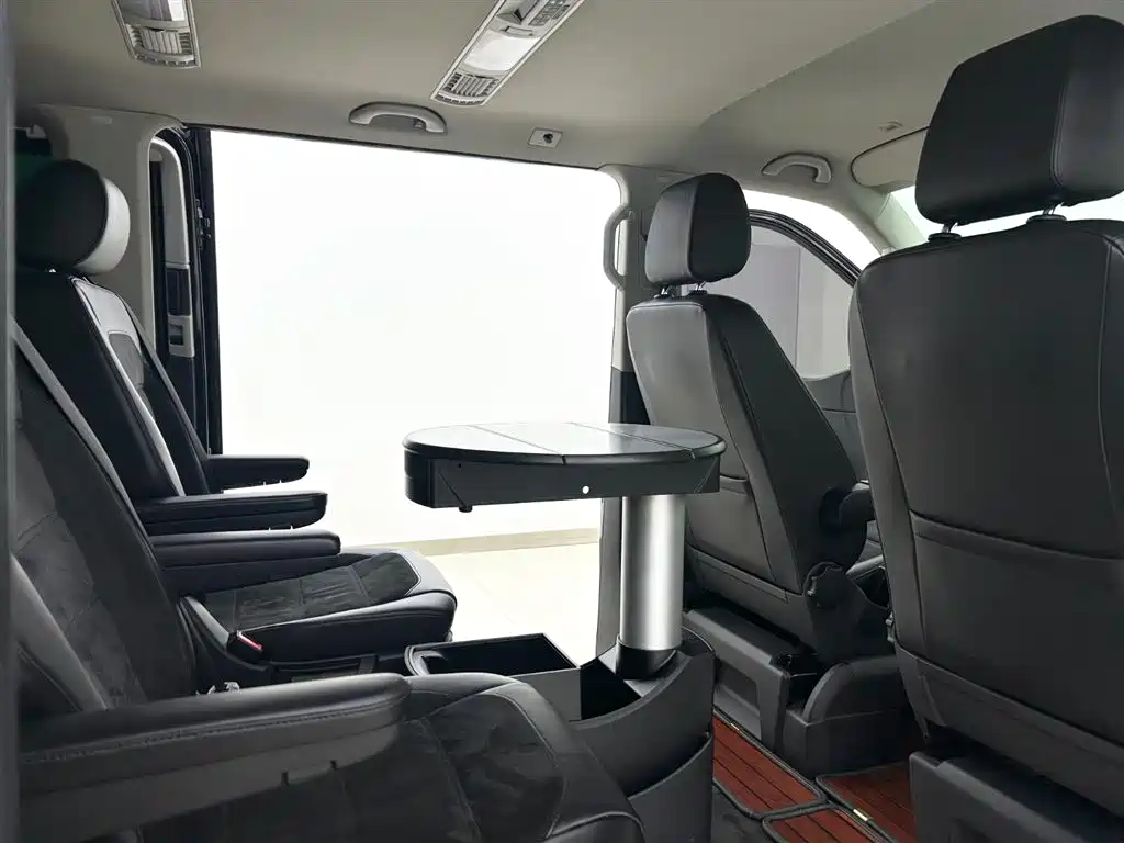 Volkswagen Multivan 2018 2.0TSI 2WD Luxury Edition 7-Seater фото 17