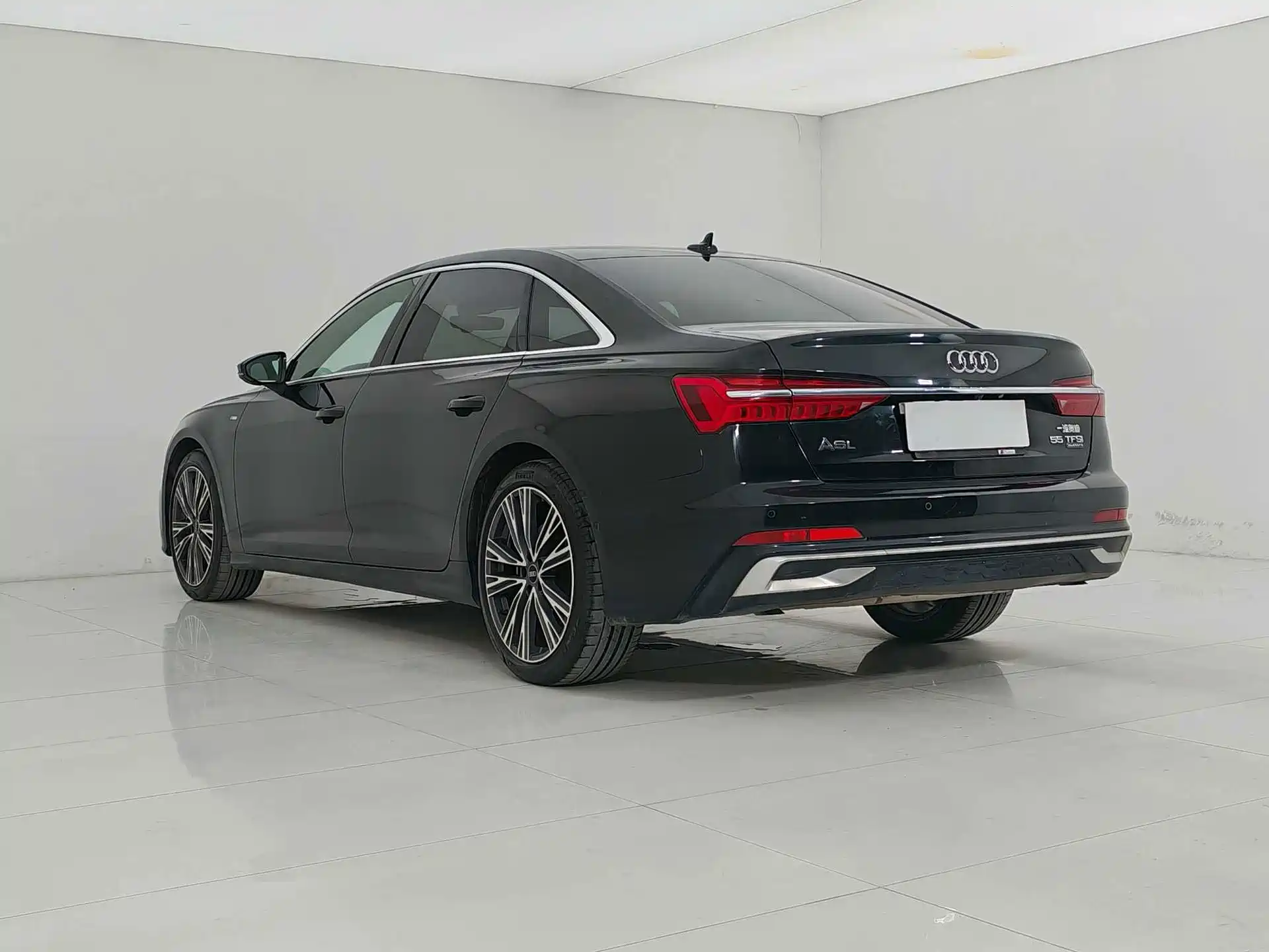 Photo 4 - Audi A6L