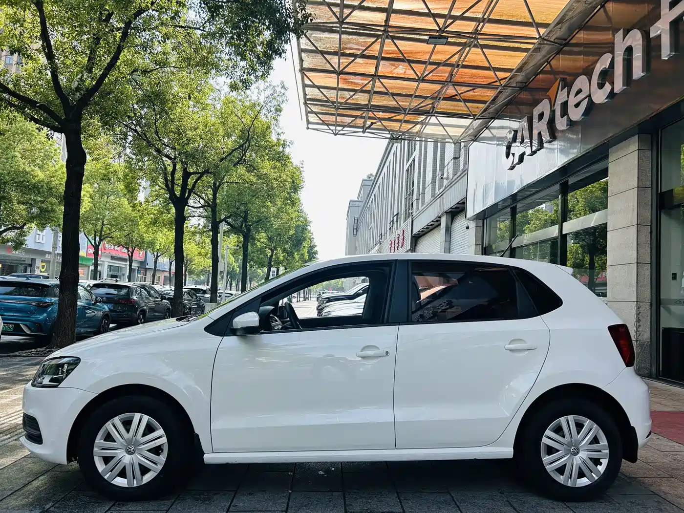 Volkswagen Polo 2016 1.4L Automatic Trend фото 14