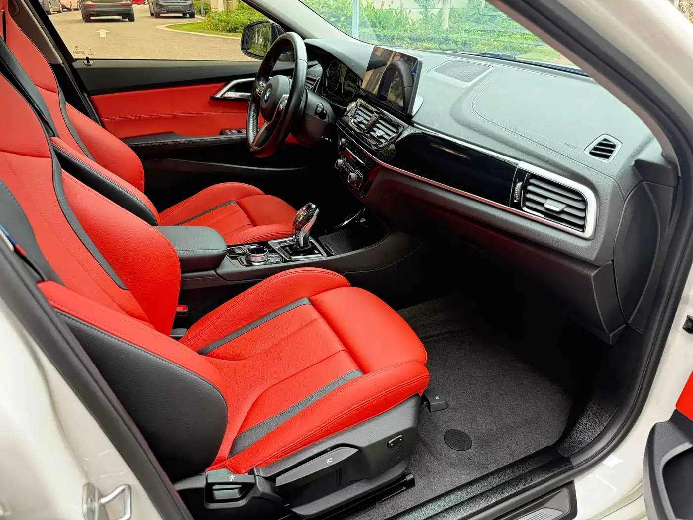 BMW 1 Series 2021 125i M Sport Black Night Edition фото 23