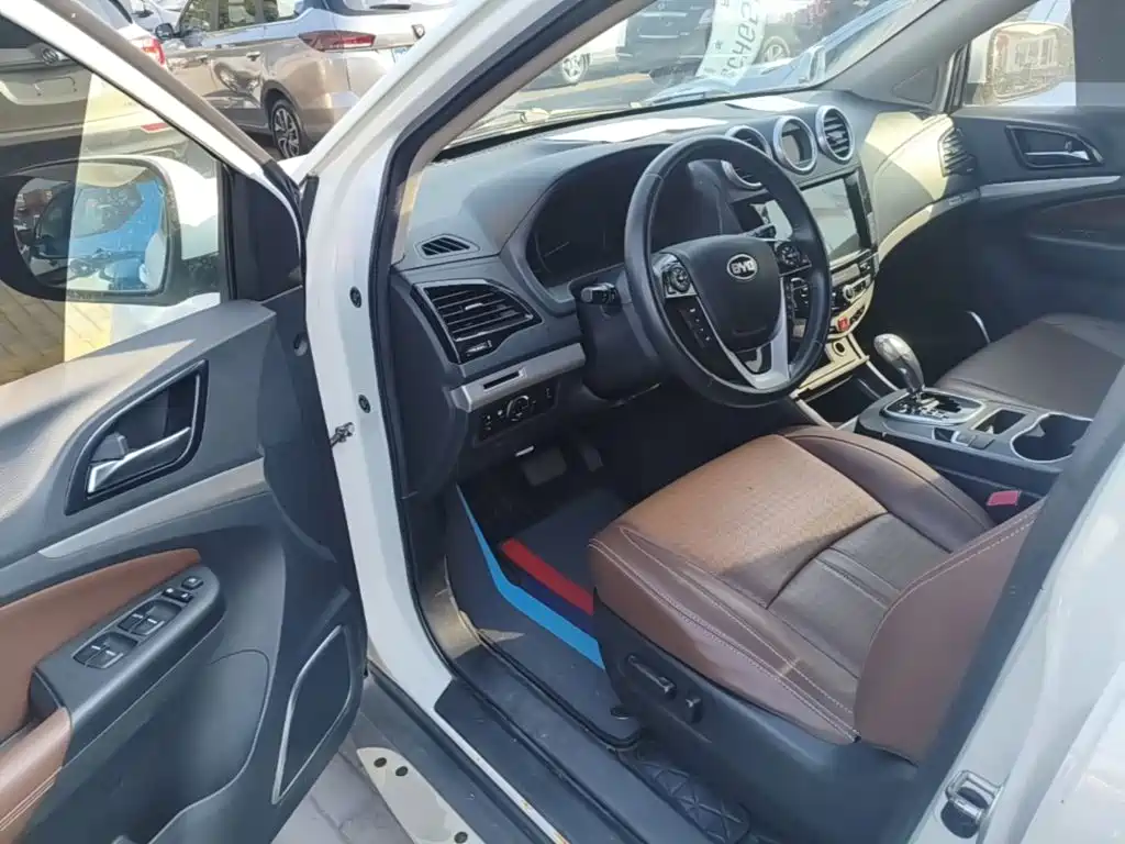 BYD S7 2016 2016 2.0T Automatic Premium Model