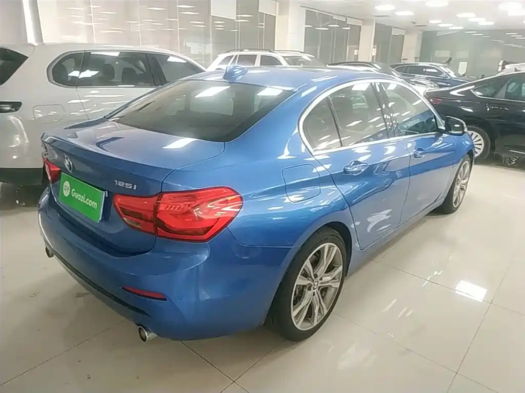 BMW 1 Series 2017 125i Sport фото 7