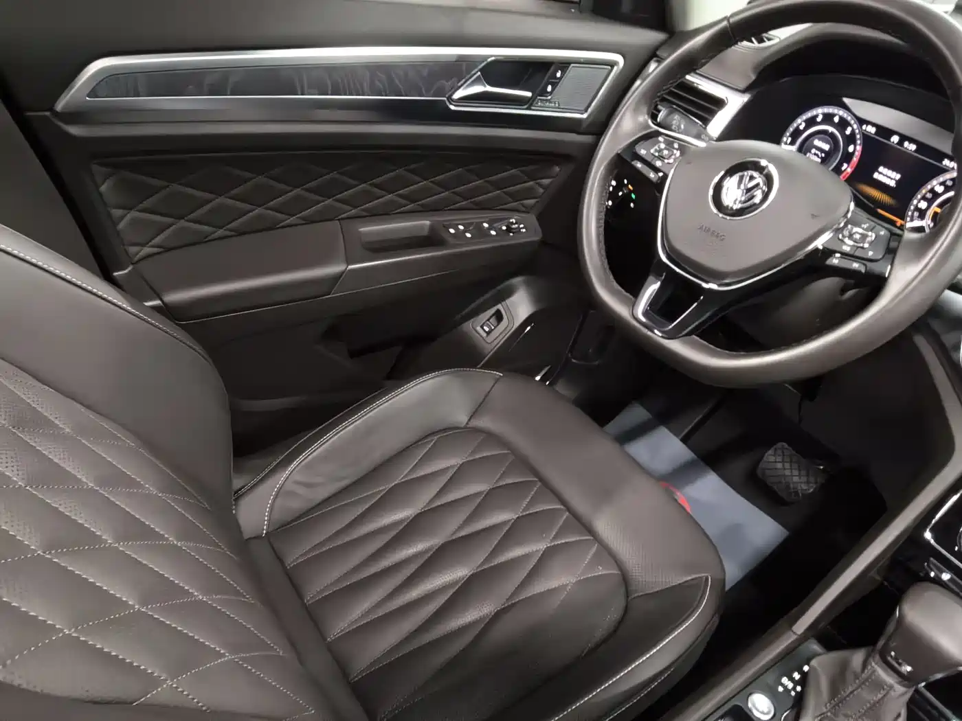 Volkswagen Teramont 2019 530 V6 AWD Flagship Edition China V фото 24