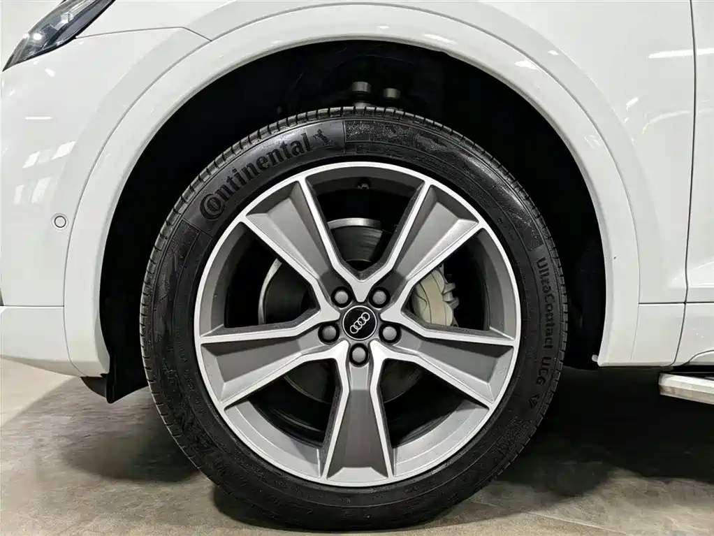 Audi Q5L 2022 45T Luxury Dynamic фото 15