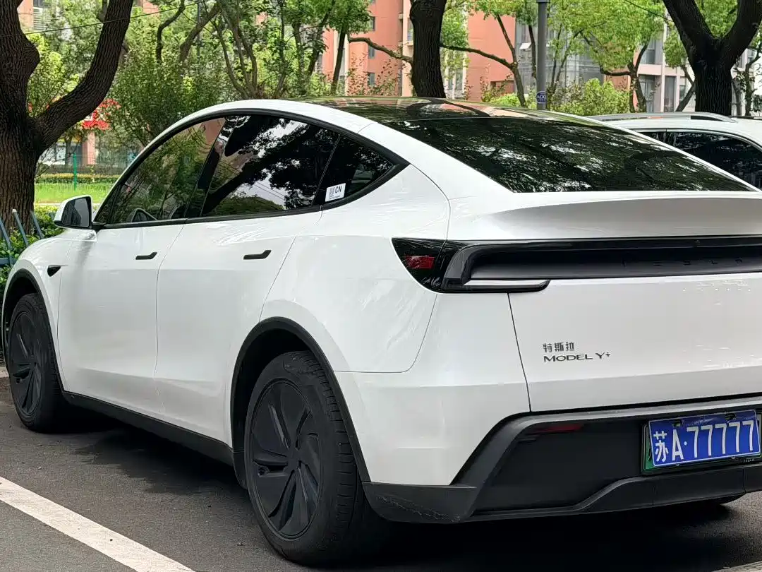 Tesla Model Y 2026 2026 Long Range Rear-Wheel Drive