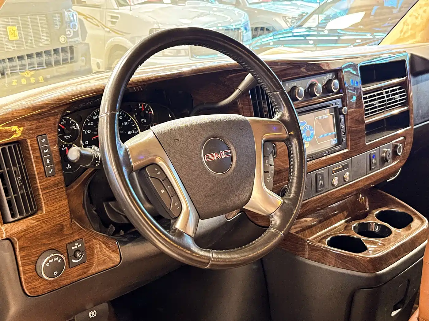 GMC Savana 2014 2015 5.3L G660S 4WD Elegance Edition