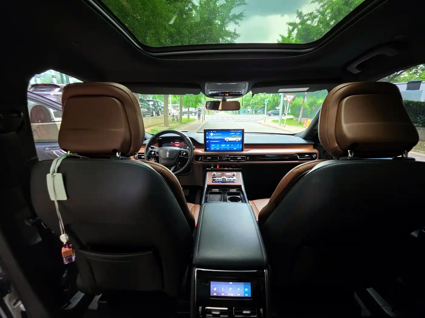 صورة 30 - Lincoln Aviator
