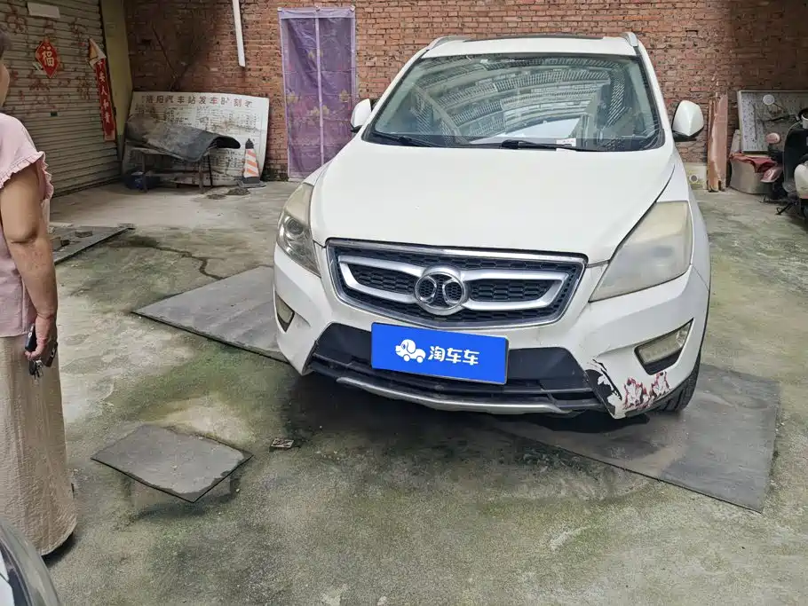 BAIC Senova X65 2015 2015 2.0T Automatic Elite