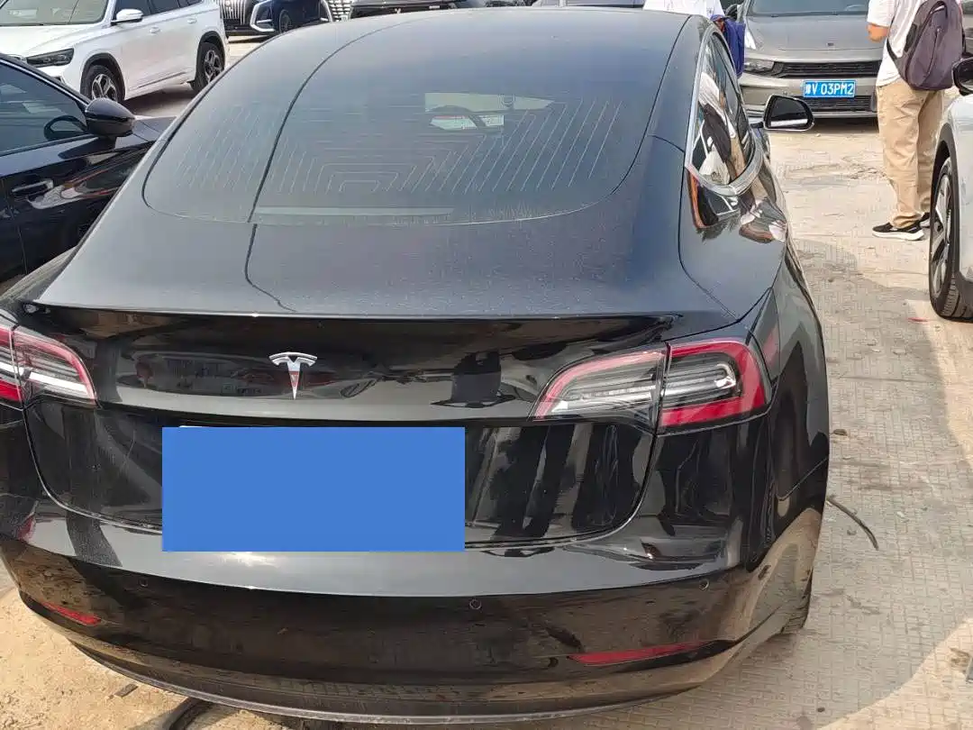 Фото 9 - Tesla Model 3