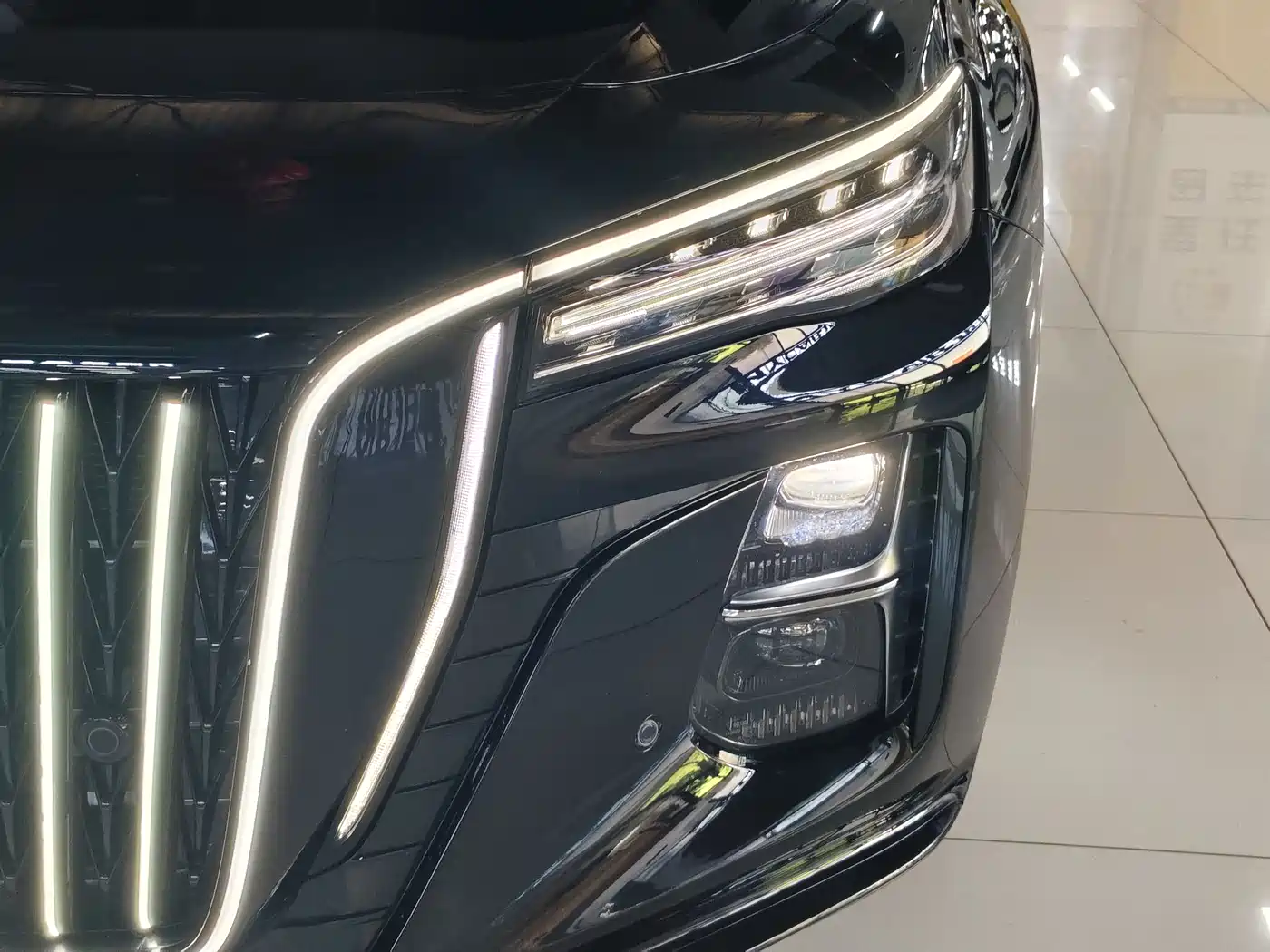 Hongqi H5 2025 2.0T Automatic Flag Celebration 500,000 Units Anniversary Edition фото 5