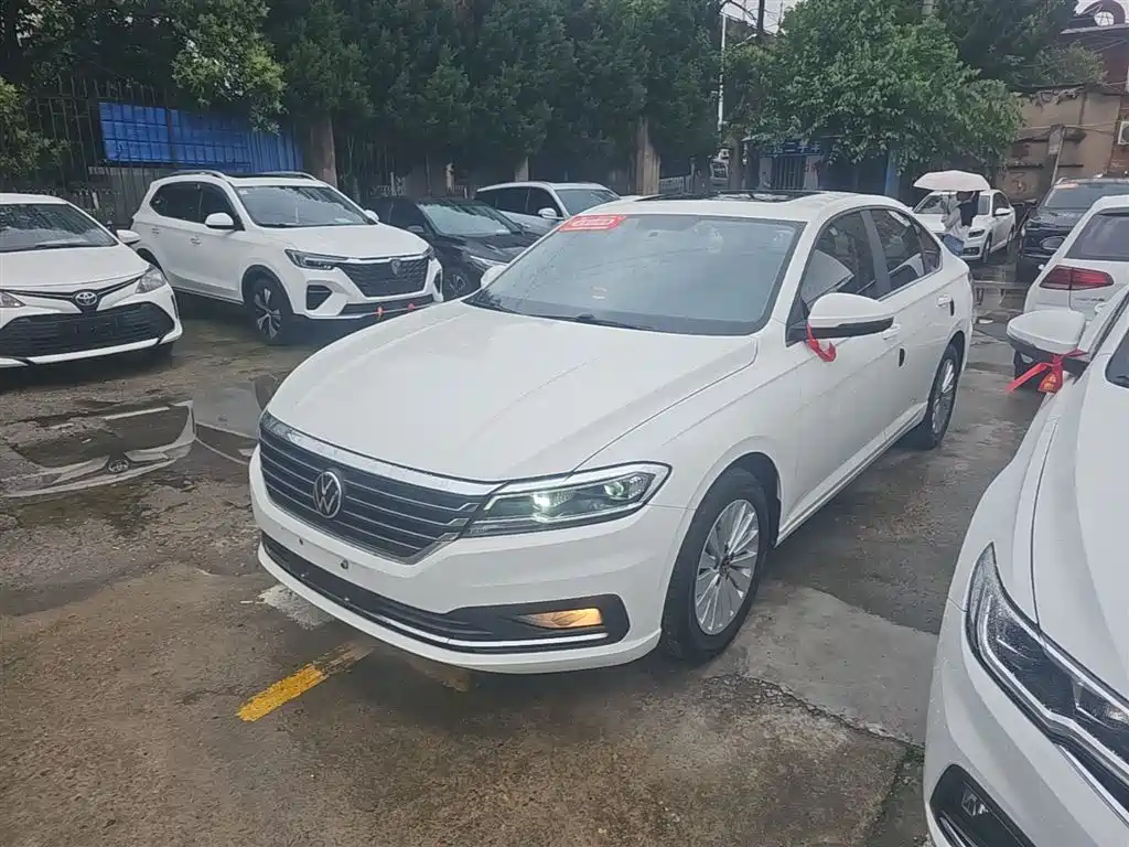 Volkswagen Lavida 2021 1.5L Auto Comfort Edition фото 2