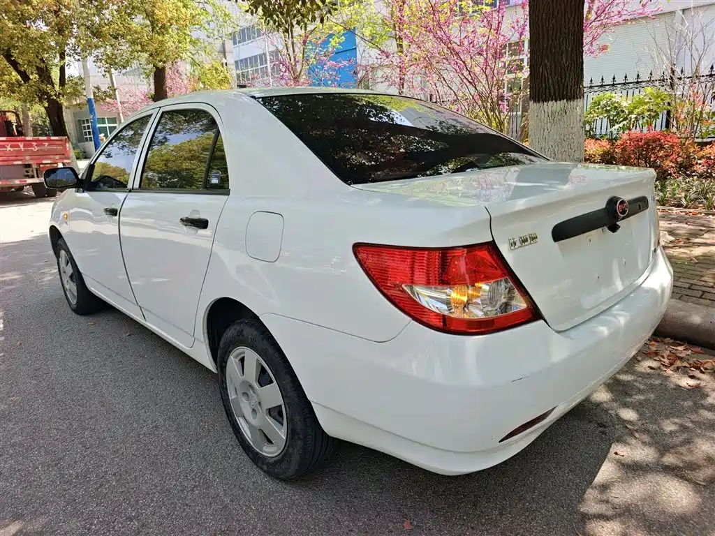BYD F3 2012 Energy-saving Edition 1.5L Manual Comfort фото 22