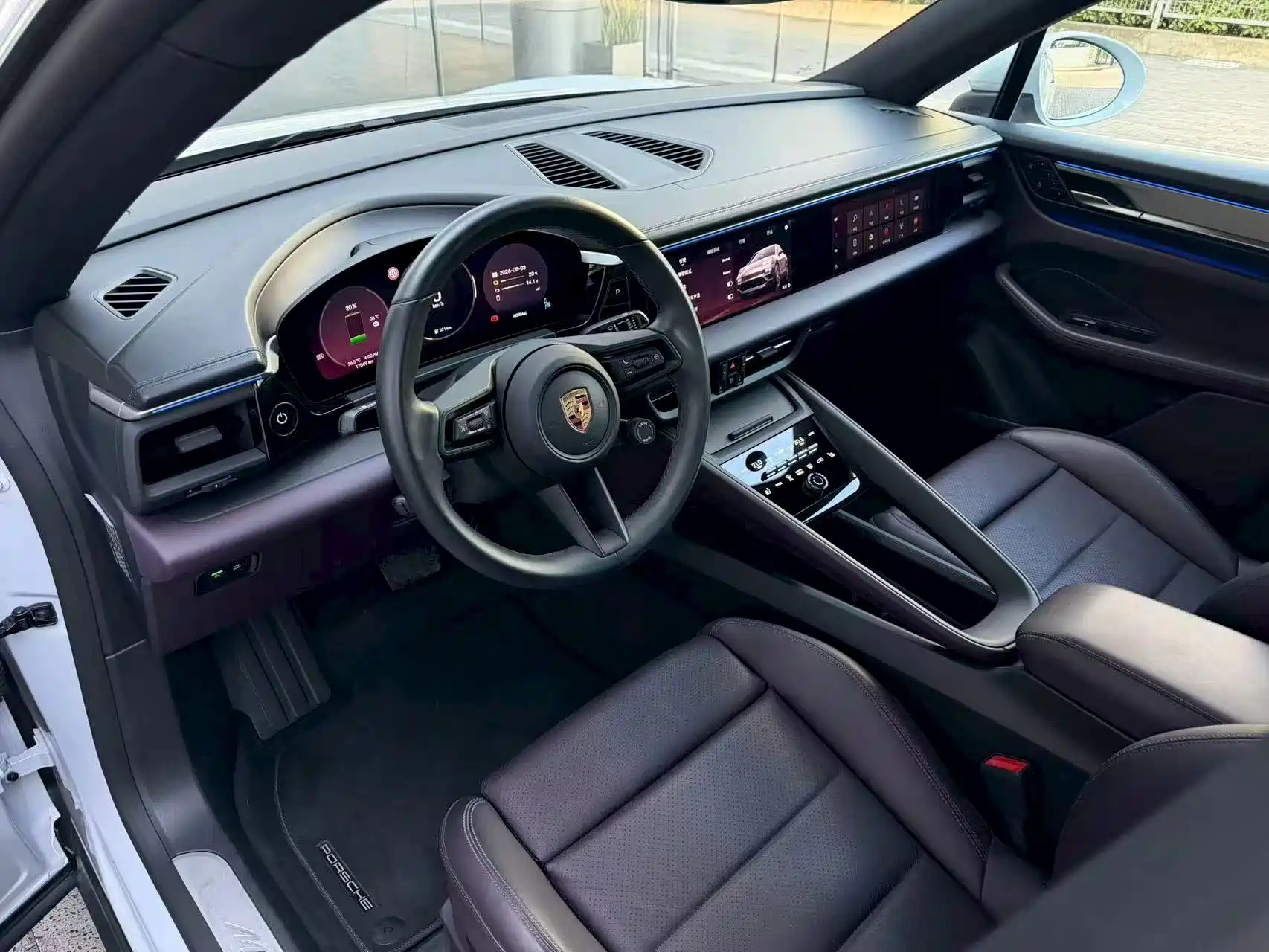 Фото 8 - Porsche Macan EV