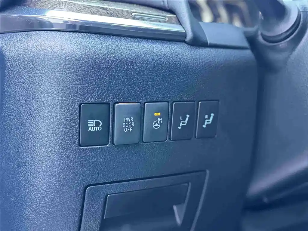 Toyota Alphard 2021 Hybrid 2.5L Ultimate фото 6
