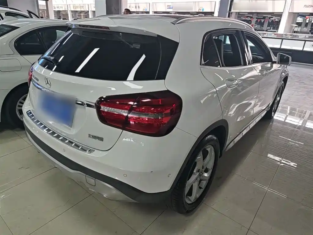 Mercedes-Benz GLA 2017 GLA 200 Dynamic фото 7