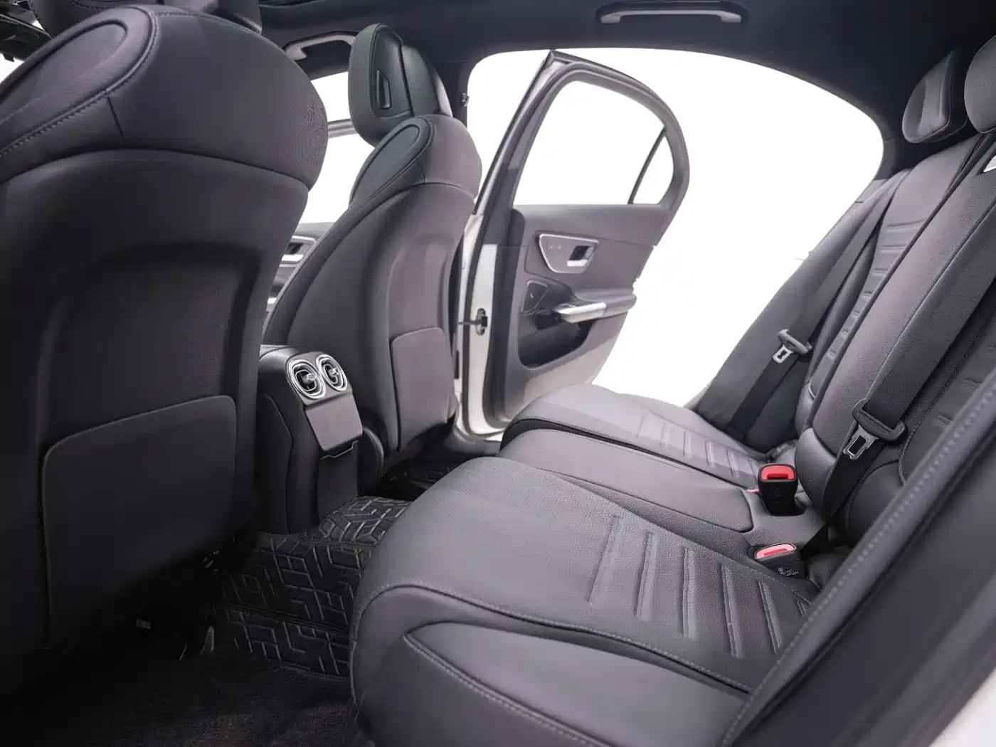 Mercedes-Benz C-Class 2024 Facelift C 260 L Sport фото 24