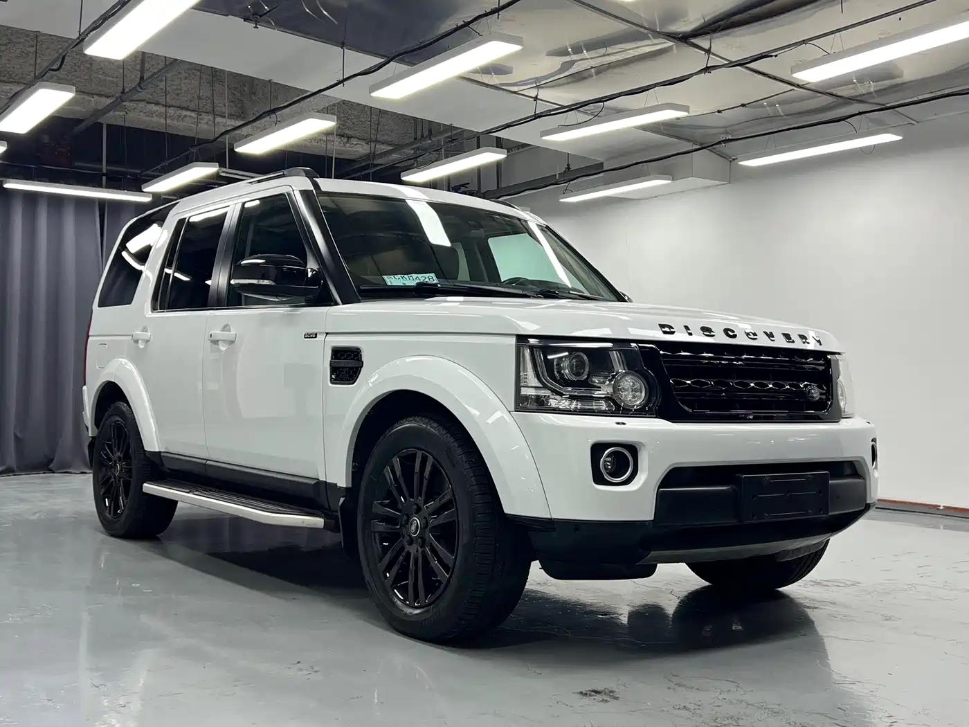 Land Rover Discovery 2014 3.0 SC V6 HSE фото 3