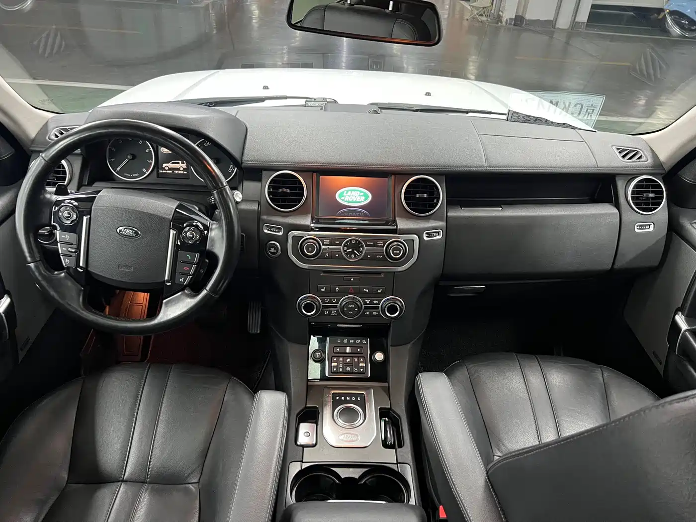 Land Rover Discovery 2014 3.0 SC V6 HSE фото 9