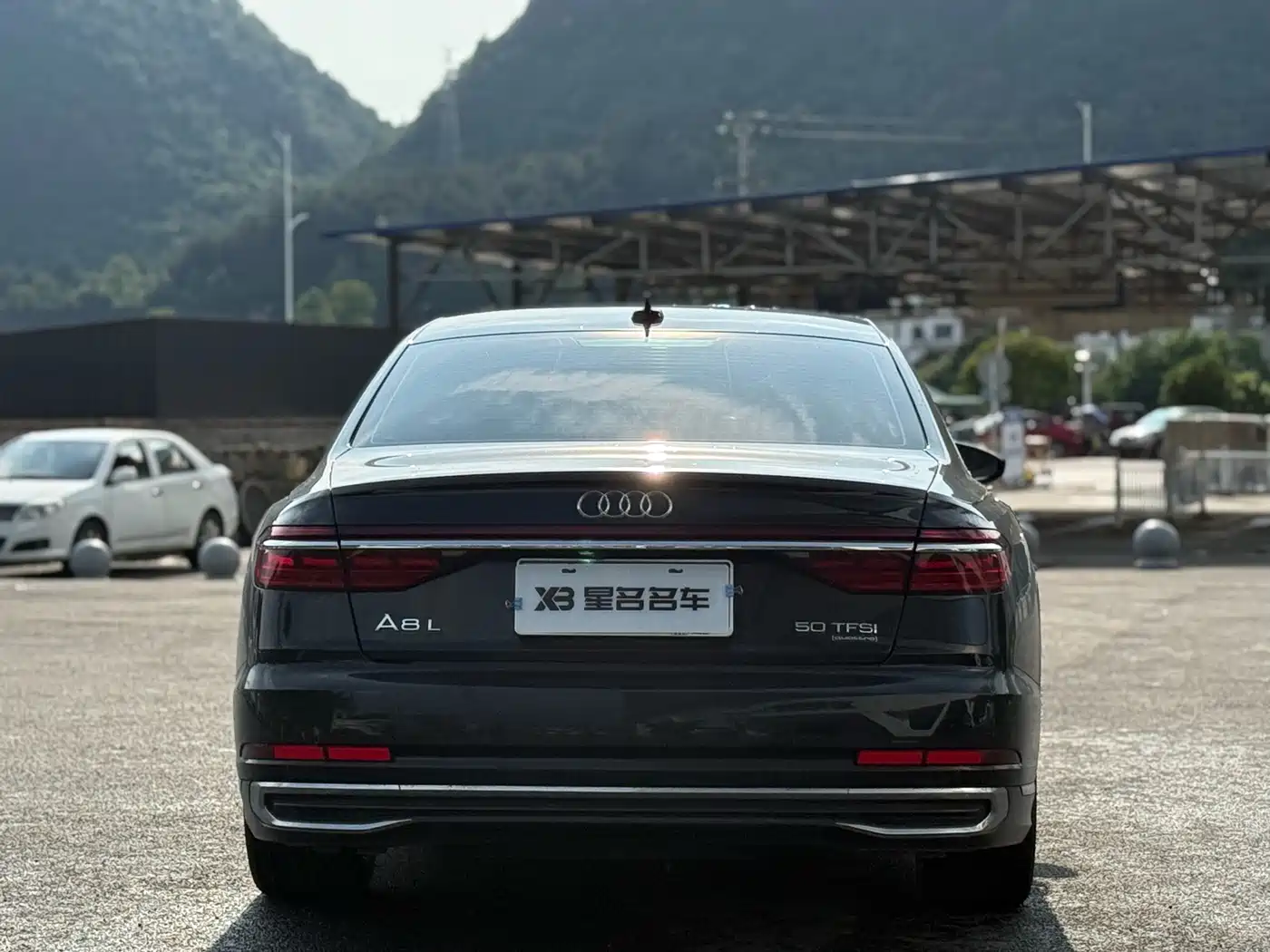 Audi A8 2023 A8L 50 TFSI quattro Premium фото 8