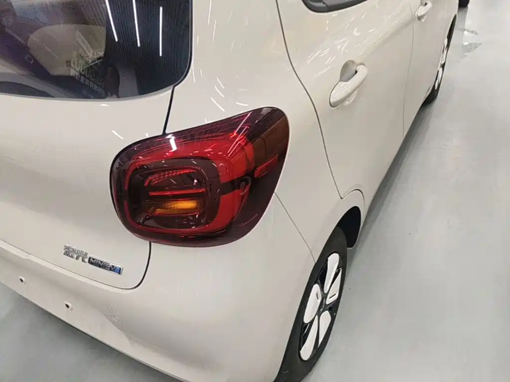 Wuling Motors Hongguang MINIEV 2026 2025 4-Door Advanced