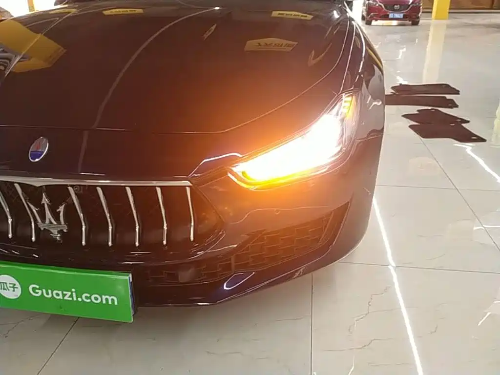 Photo 24 - Maserati Ghibli