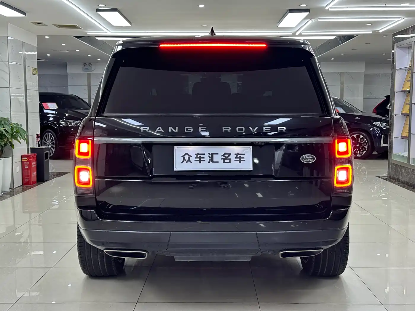 Land Rover Range Rover 2019 3.0 SC V6 Golden Age Edition фото 25