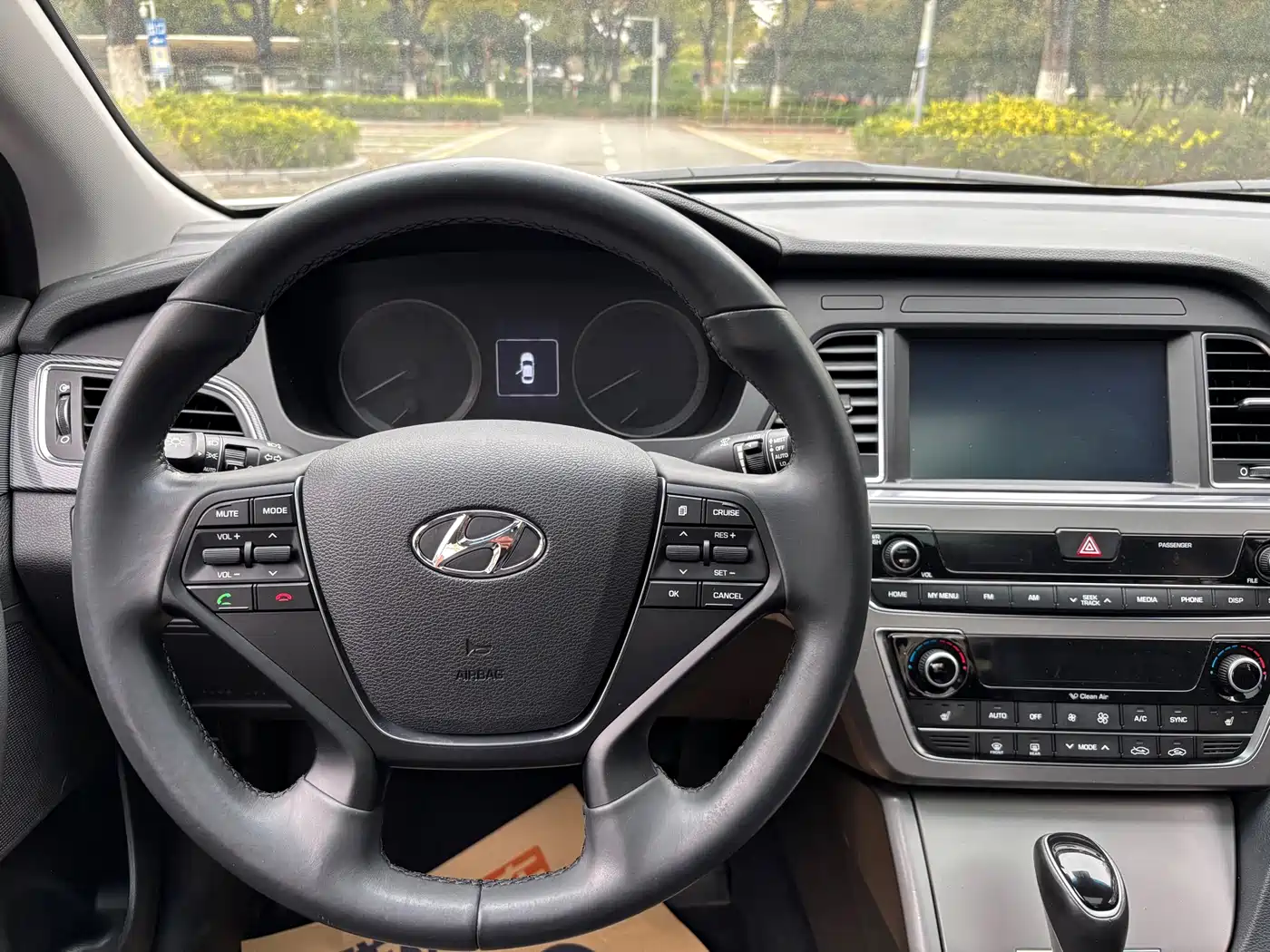 Hyundai Sonata 2017 2.4L DLX Premium Edition фото 17