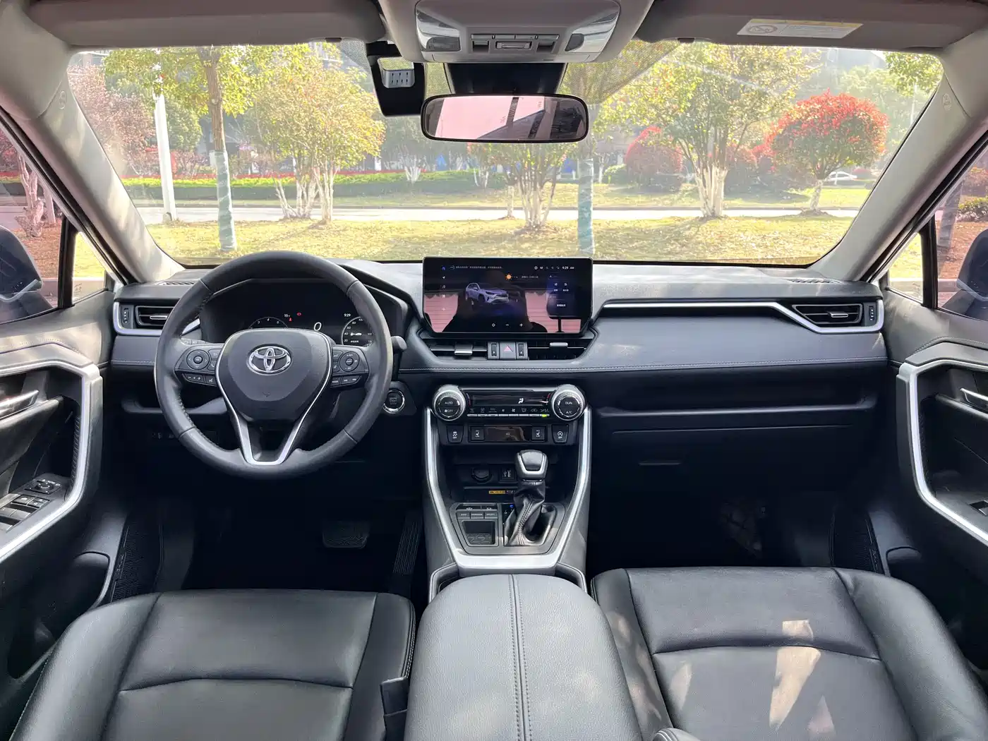 Toyota RAV4 Rongfang 2024 2.0L CVT FWD Style Plus Edition фото 15
