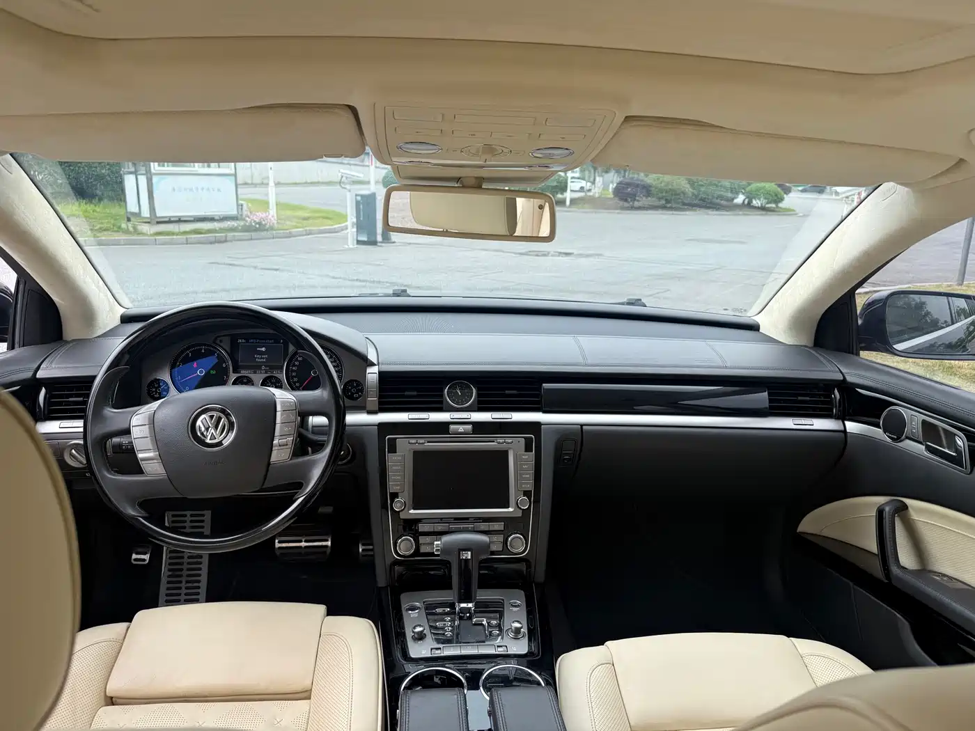 Volkswagen Phaeton 2013 4.2L Poltrona Frau Edition фото 28