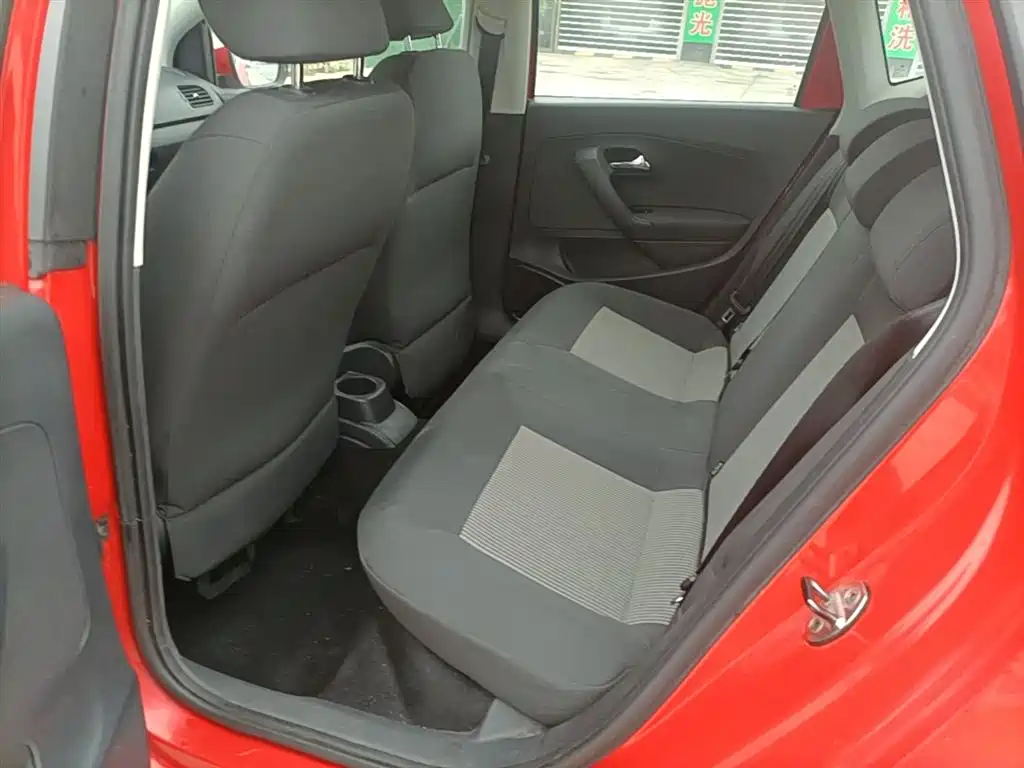 Volkswagen Polo 2016 1.4L Automatic Trend фото 17