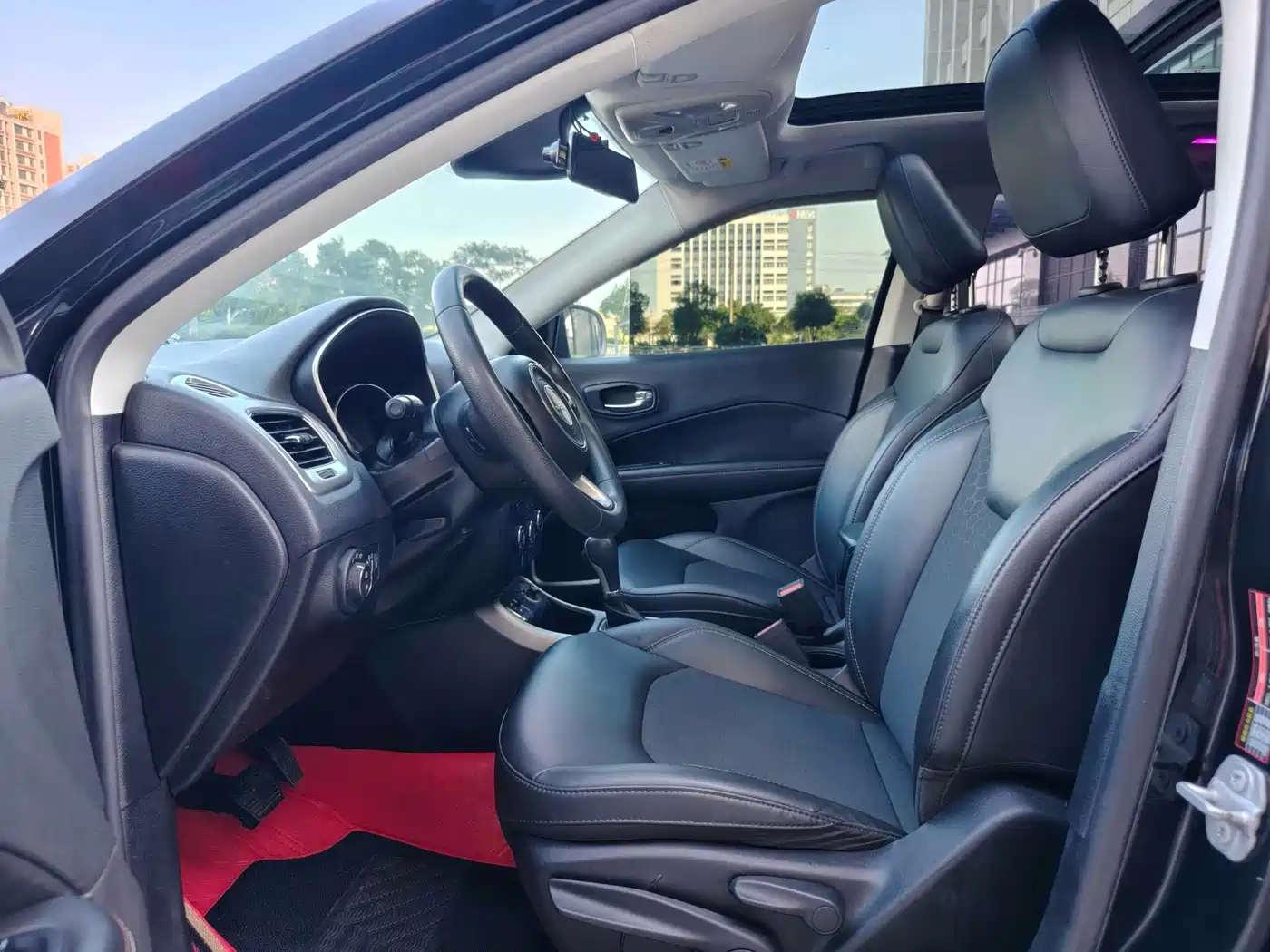 Фото 9 - Jeep Compass