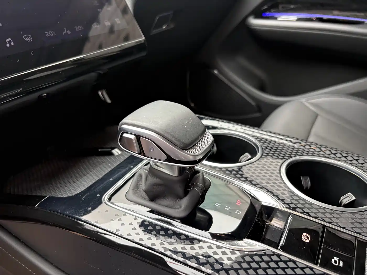 Hongqi HS3 PHEV 2024 PHEV 115km Power Edition фото 8