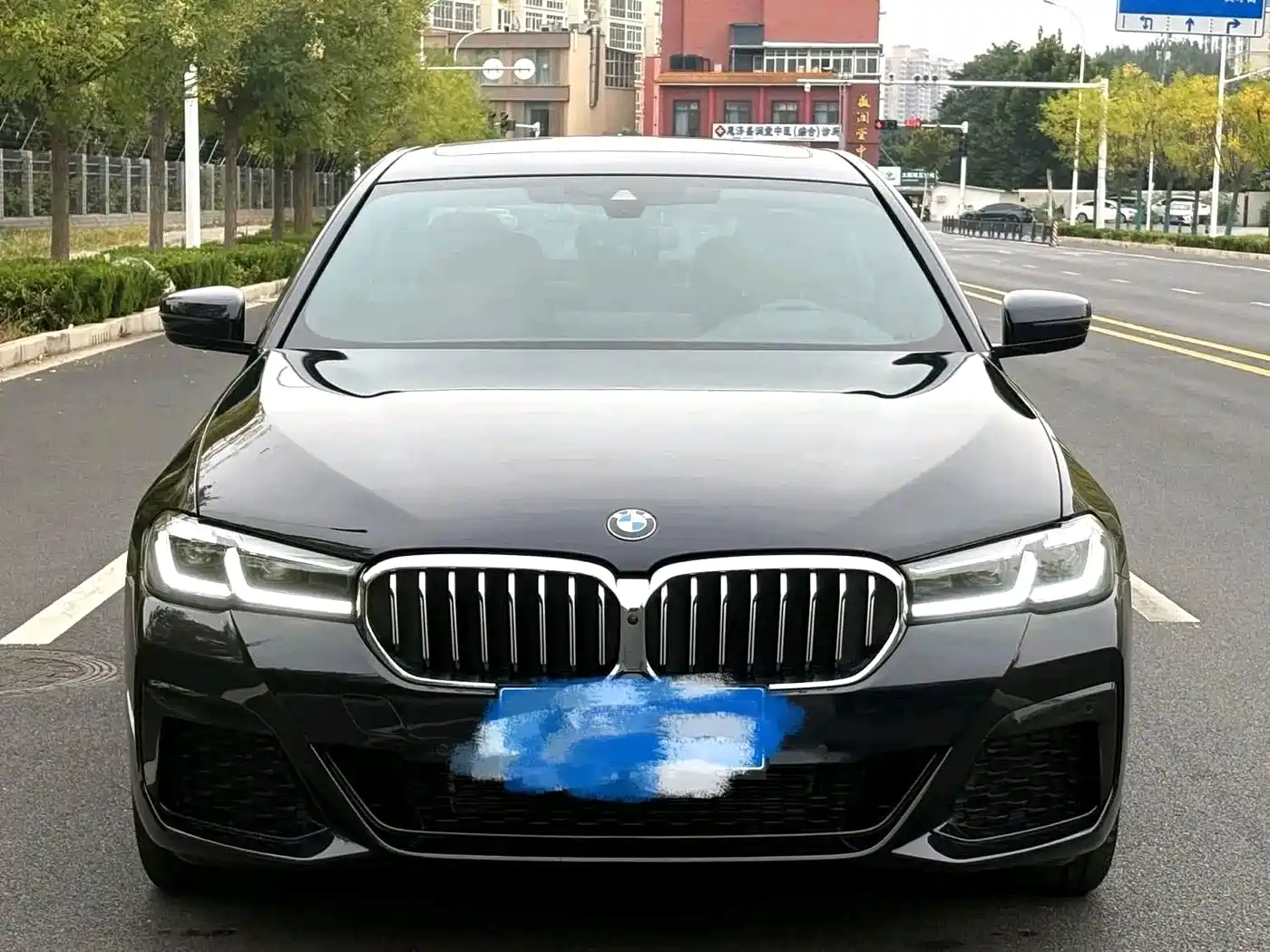 Photo 2 - BMW 5 Series
