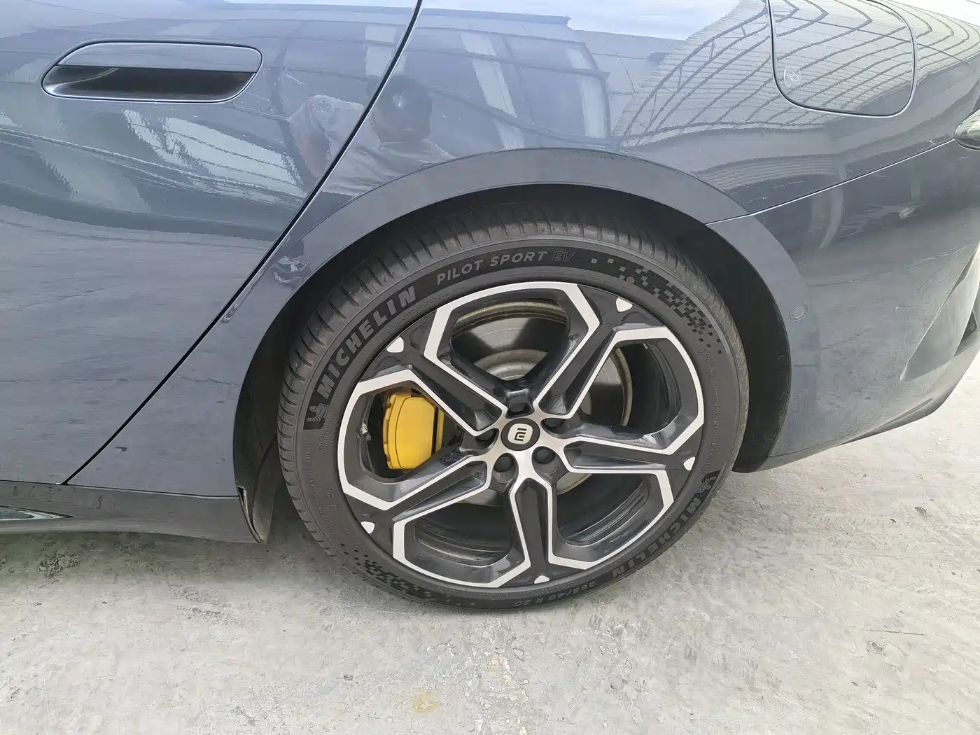 Xiaomi Auto Xiaomi SU7 2024 AWD Extended Range Advanced Smart Driving Max Edition фото 12