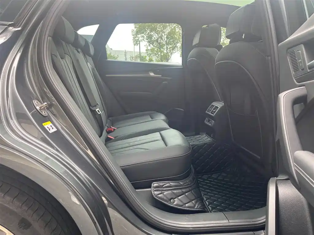 Audi Q5L 2023 45T Luxury Dynamic фото 9