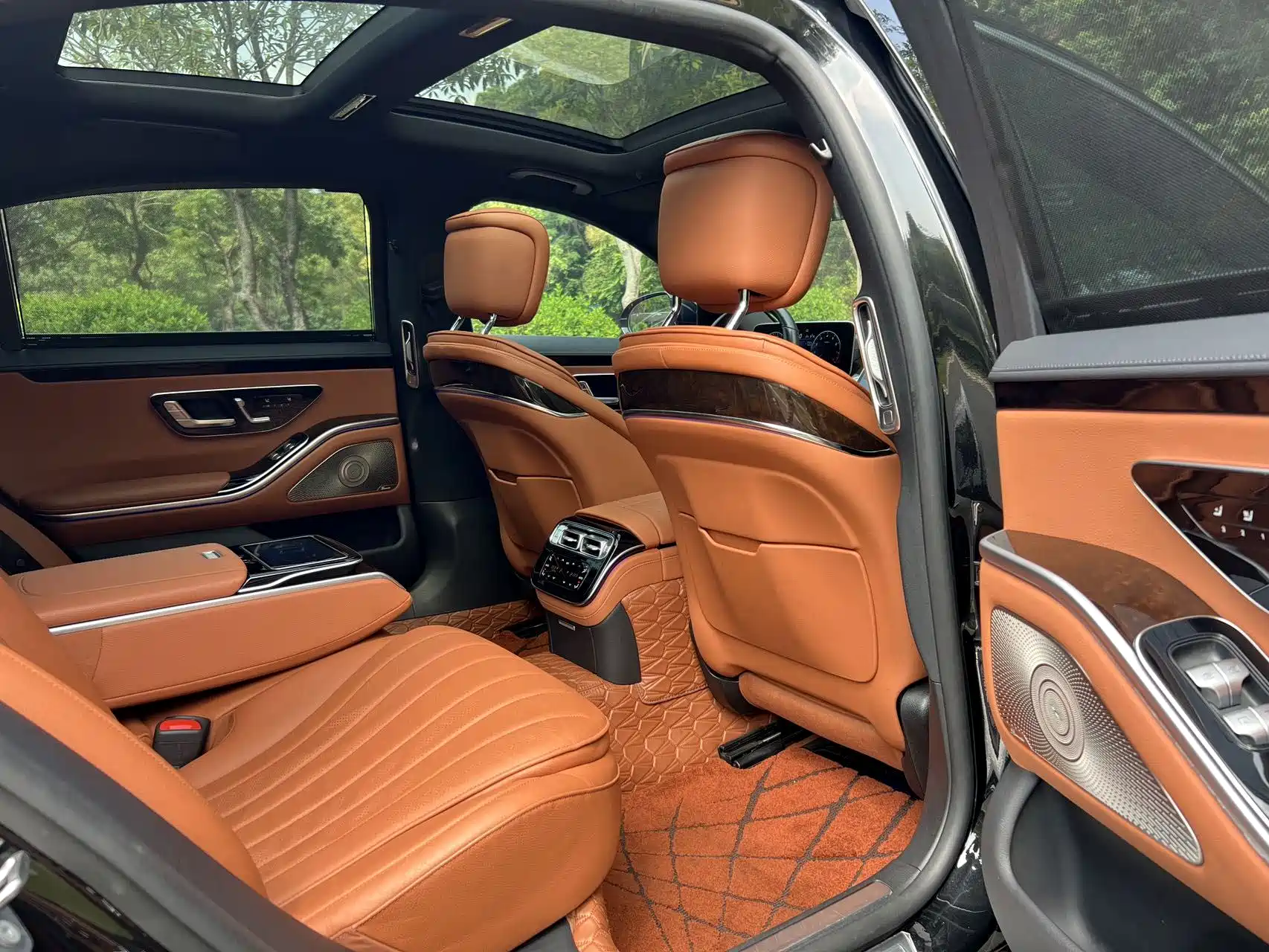 Фото 11 - Mercedes-Benz S-Class