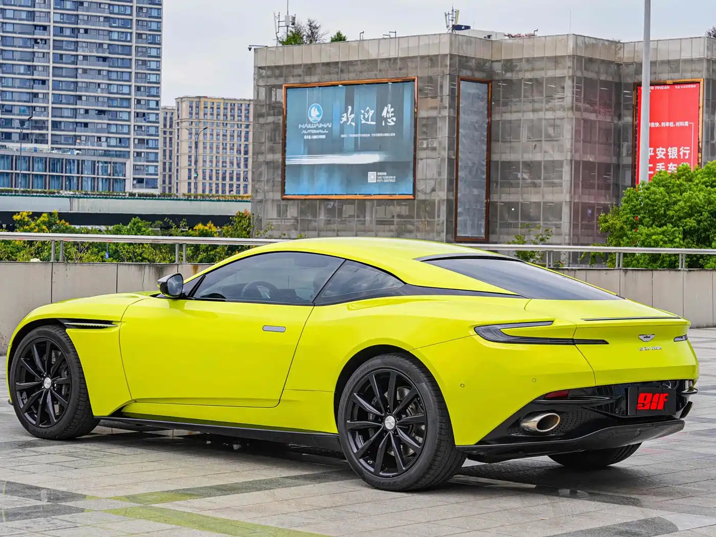 Aston Martin DB11 2023 2019 Model 4.0T V8 Coupe