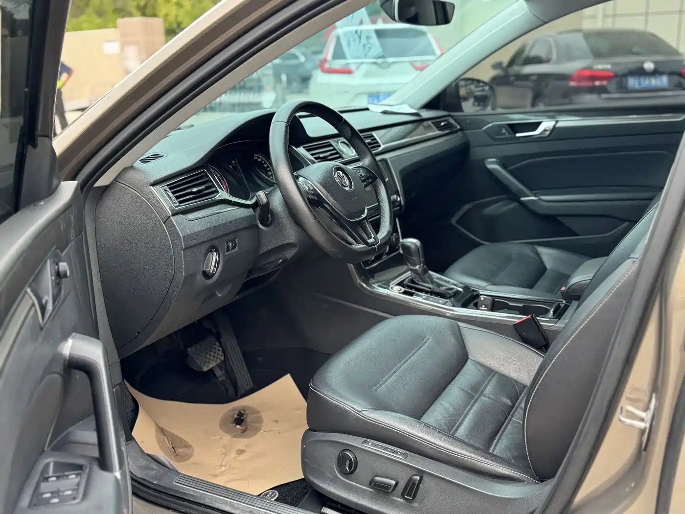 Volkswagen Passat 2016 330TSI DSG Executive Edition фото 7