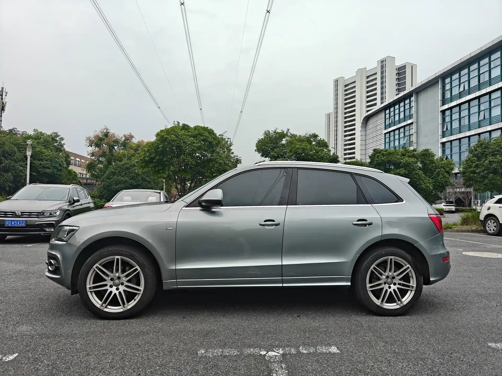 Photo 3 - Audi Q5 (Import)