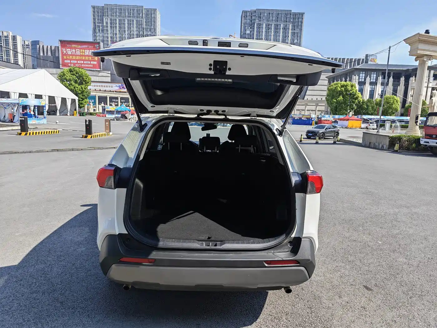 Фото 14 - Toyota RAV4