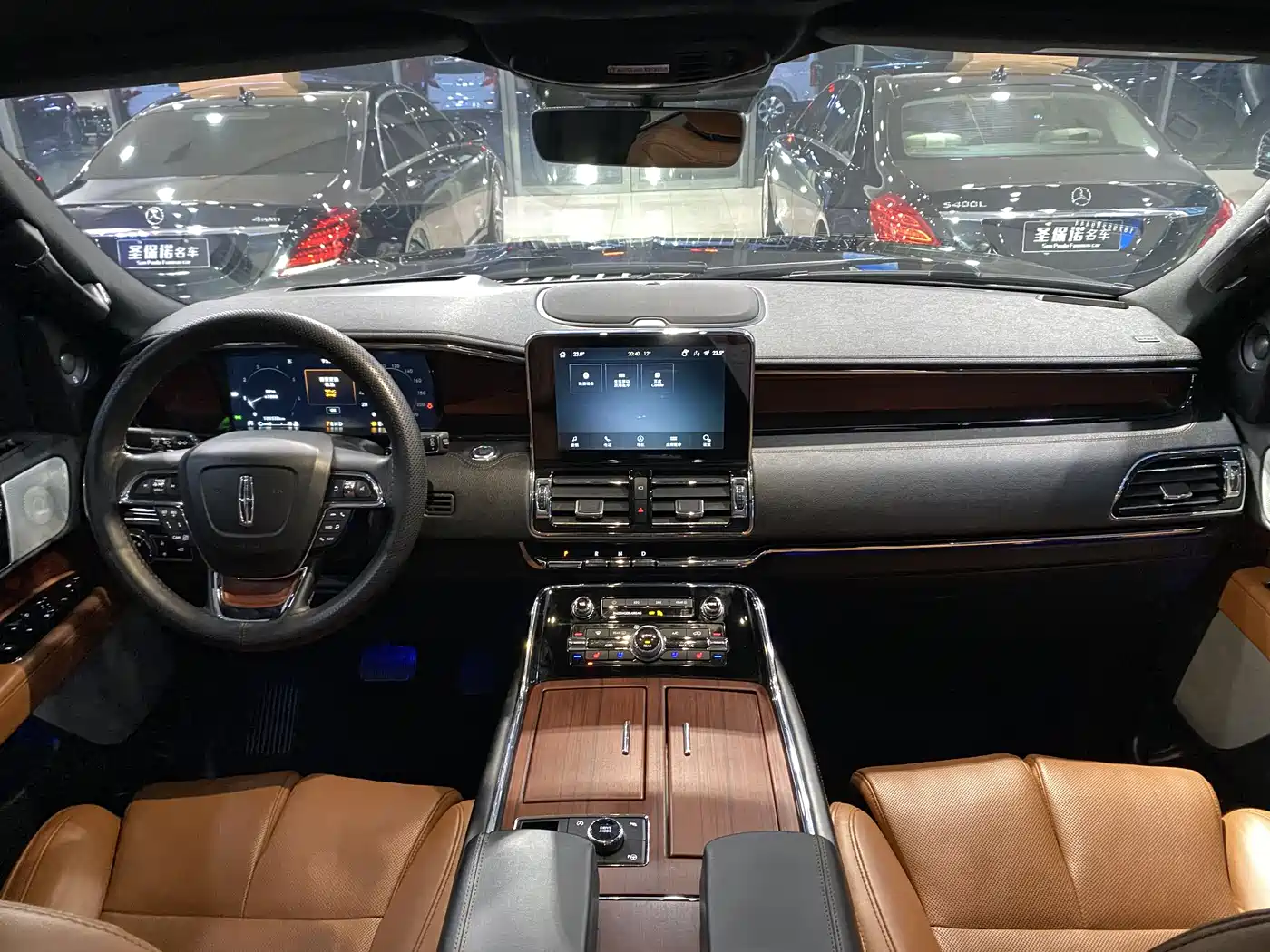 LINCOLN NAVIGATOR
