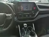 Photo 13 - Toyota Highlander