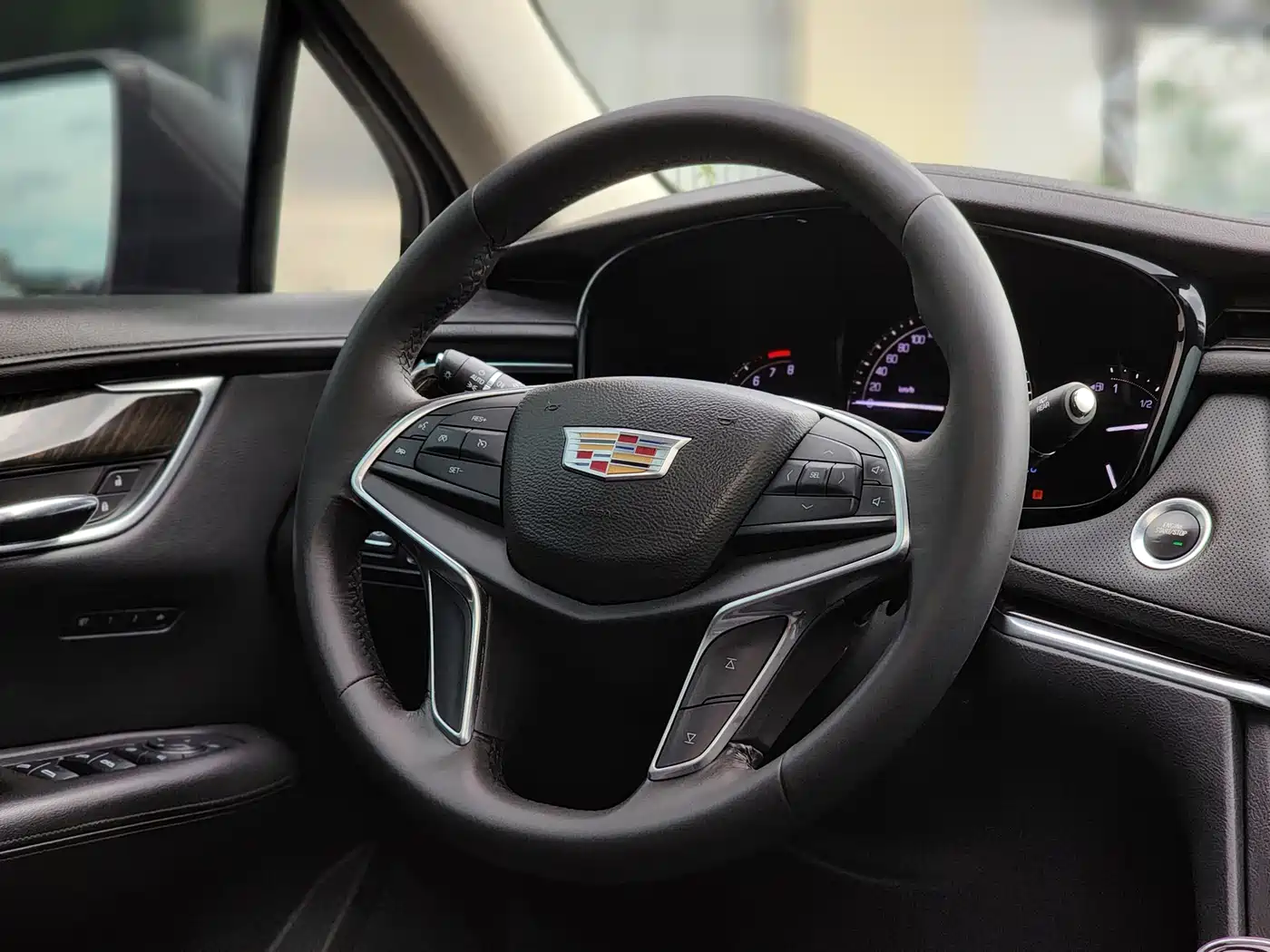 Фото 14 - Cadillac XT5