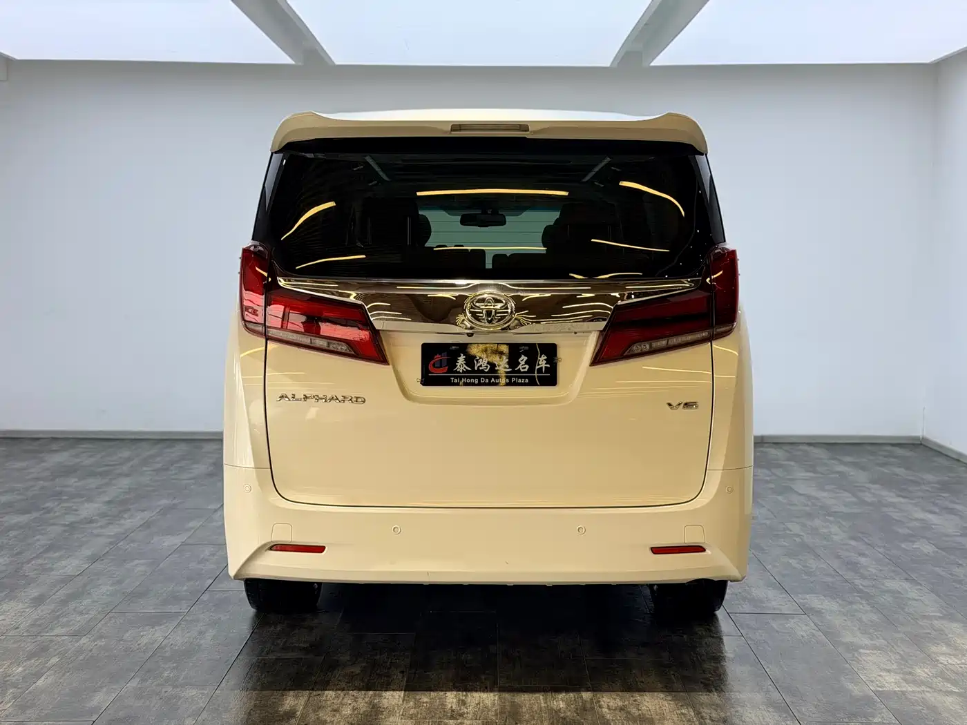 Фото 7 - Toyota Alphard