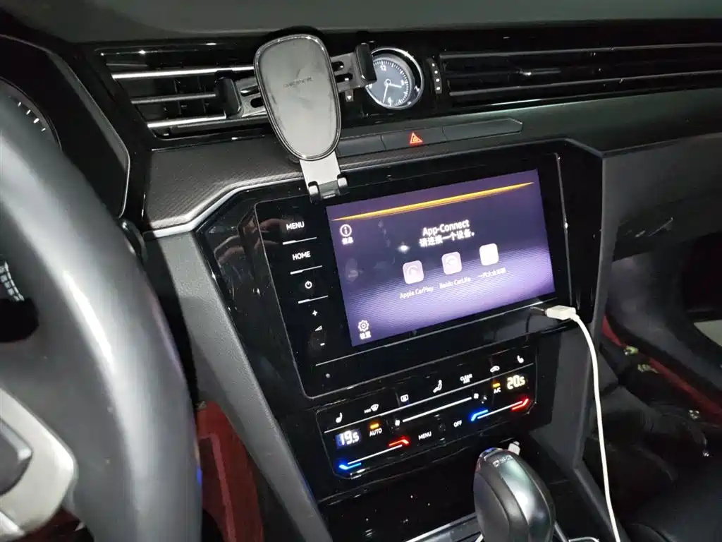 Volkswagen Magotan 2020 330TSI DSG Leading фото 10